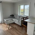 Сasa de vacaciones Seaside Retreat With Hot Tub,sauna, Pool & Bbq *