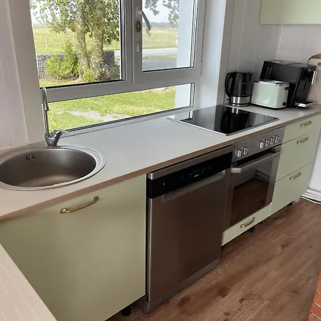 Seaside Retreat With Hot Tub,sauna, Pool & Bbq Semesterbostad