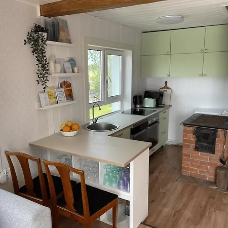 Seaside Retreat With Hot Tub,sauna, Pool & Bbq *