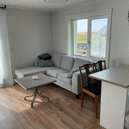 Semesterbostad Seaside Retreat With Hot Tub,sauna, Pool & Bbq *