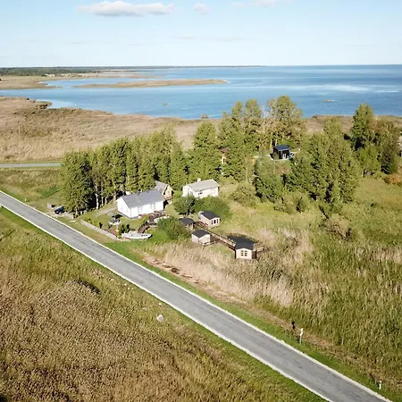 Seaside Retreat With Hot Tub,sauna, Pool & Bbq Semesterbostad Lao