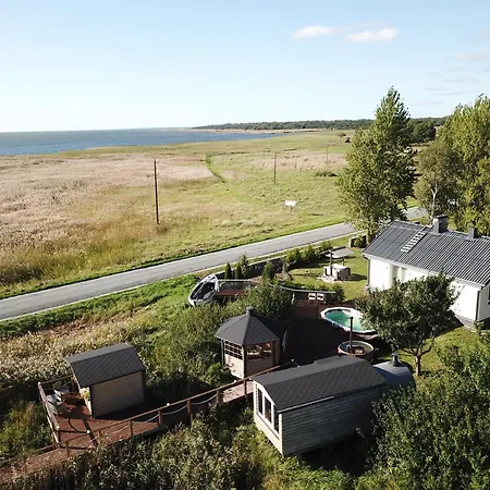 Semesterbostad Seaside Retreat With Hot Tub,sauna, Pool & Bbq *