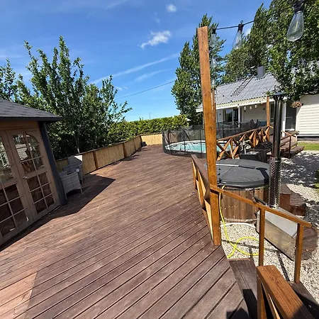 Semesterbostad Seaside Retreat With Hot Tub,sauna, Pool & Bbq Lao