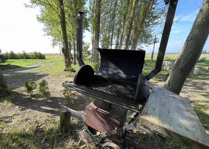 Seaside Retreat With Hot Tub,sauna, Pool & Bbq Lao