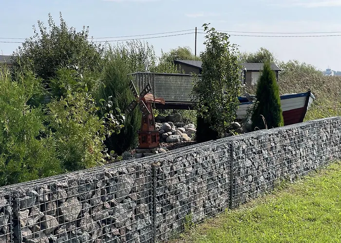 Seaside Retreat With Hot Tub,sauna, Pool & Bbq Vikendica