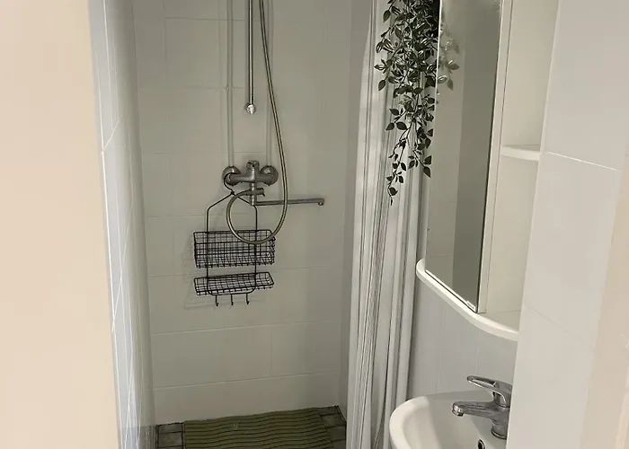 Seaside Retreat With Hot Tub,sauna, Pool & Bbq Vikendica