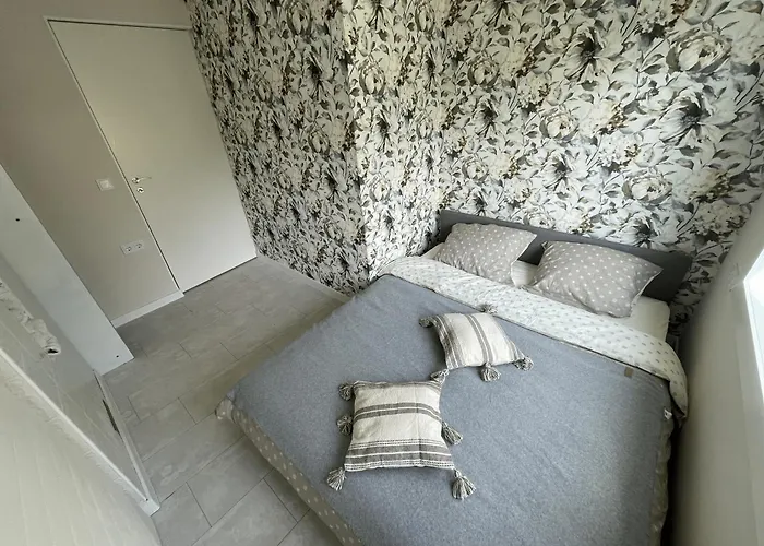 Vikendica Seaside Retreat With Hot Tub,sauna, Pool & Bbq