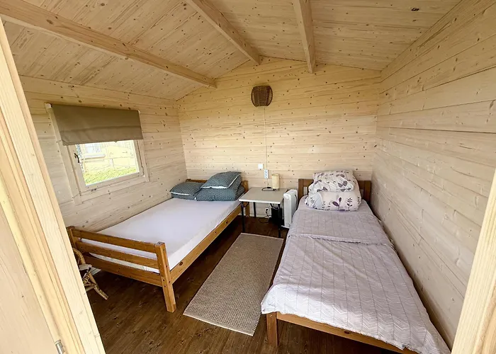 Seaside Retreat With Hot Tub,sauna, Pool & Bbq *